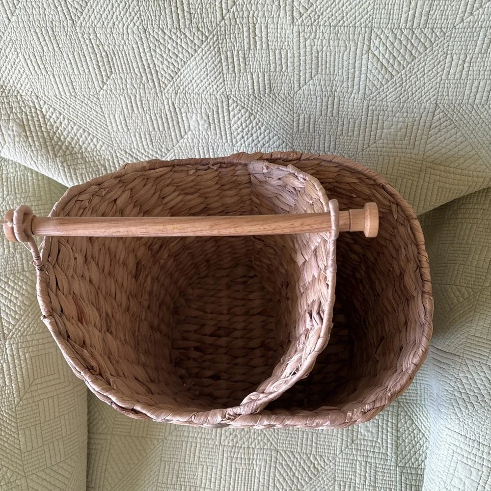 Woven Water Hyacinth Divided Storage Basket Caddy Wood Handle 16